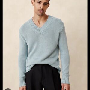 NWOT Banana Republic Men's Soft Blue Pont Sur cotton V-Neck Sweater
